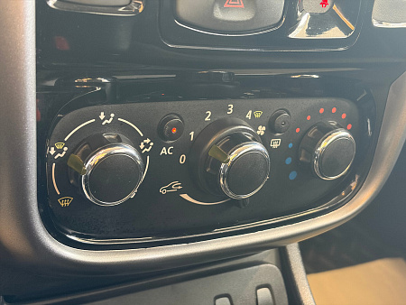 Renault Duster 2.0 AT (135 л.с.), 2014 — купить в Нижнем Новгороде
