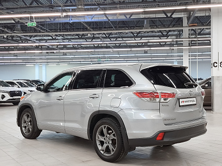 Toyota Highlander 3.5 AT (249 л.с.) 4WD, 2014 Toyota Highlander 3.5 AT (249 л.с.) 4WD, 2014 — купить в Нижнем Новгороде