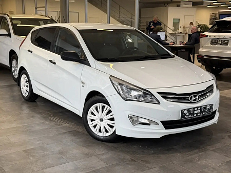 Hyundai Solaris 1.6 AT (123 л.с.), 2015 Hyundai Solaris 1.6 AT (123 л.с.), 2015 — купить в Нижнем Новгороде