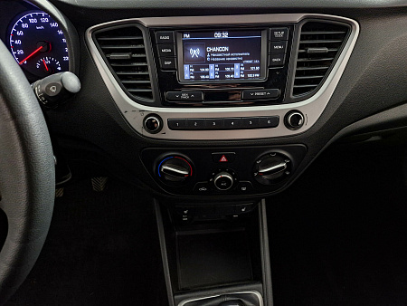 Hyundai Solaris 1.6 MT (123 л.с.), 2017 Hyundai Solaris 1.6 MT (123 л.с.), 2017 — купить в Нижнем Новгороде