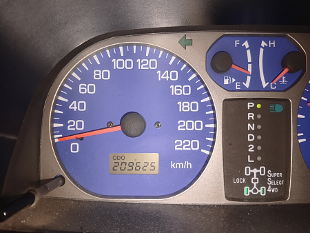 Mitsubishi Pajero iO 1.6 AT (102 л.с.) 4WD, 1999 — купить в Нижнем Новгороде