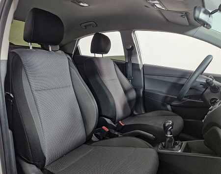 Hyundai Solaris 1.6 MT (123 л.с.), 2017 Hyundai Solaris 1.6 MT (123 л.с.), 2017 — купить в Нижнем Новгороде
