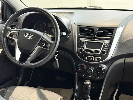 Hyundai Solaris 1.6 AT (123 л.с.), 2015 Hyundai Solaris 1.6 AT (123 л.с.), 2015 — купить в Нижнем Новгороде