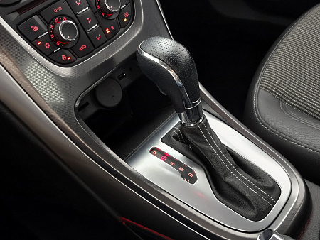 Opel Astra 1.6 AT (180 л.с.), 2012 Opel Astra 1.6 AT (180 л.с.), 2012 — купить в Нижнем Новгороде