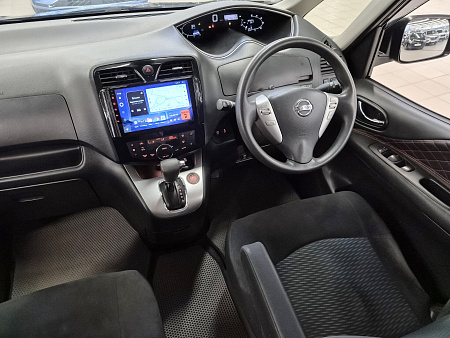 Nissan Serena 2.0hyb CVT (147 л.с.), 2015 — купить в Нижнем Новгороде