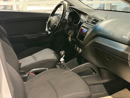 Kia Rio 1.4 MT (107 л.с.), 2015 — купить в Нижнем Новгороде