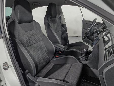 Skoda Rapid 1.6 AT (110 л.с.), 2015 — купить в Нижнем Новгороде