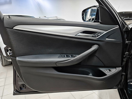 BMW 5 серии 520d xDrive 2.0d AT (190 л.с.) 4WD, 2019 — купить в Нижнем Новгороде