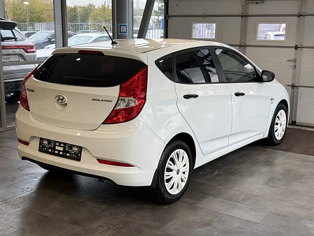 Hyundai Solaris 1.6 AT (123 л.с.), 2015 Hyundai Solaris 1.6 AT (123 л.с.), 2015 — купить в Нижнем Новгороде