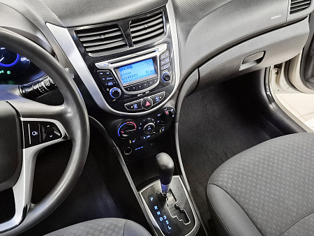 Hyundai Solaris 1.6 AT (123 л.с.), 2012 Hyundai Solaris 1.6 AT (123 л.с.), 2012 — купить в Нижнем Новгороде