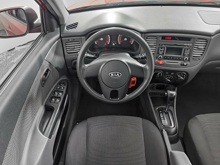 Kia Rio 1.4 AT (95 л.с.), 2011 Kia Rio 1.4 AT (95 л.с.), 2011 — купить в Нижнем Новгороде