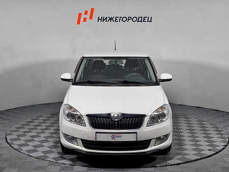 Skoda Fabia 1.6 AT (105 л.с.), 2013 — купить в Нижнем Новгороде