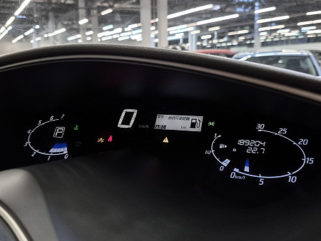 Nissan Serena 2.0hyb CVT (147 л.с.), 2015 — купить в Нижнем Новгороде