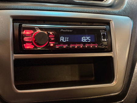 Kia Rio 1.4 MT (107 л.с.), 2015 — купить в Нижнем Новгороде