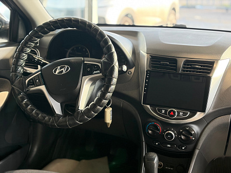 Hyundai Solaris 1.6 MT (123 л.с.), 2011 Hyundai Solaris 1.6 MT (123 л.с.), 2011 — купить в Нижнем Новгороде