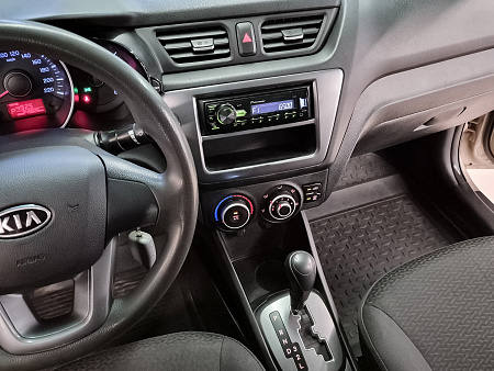 Kia Rio 1.4 AT (107 л.с.), 2012 Kia Rio 1.4 AT (107 л.с.), 2012 — купить в Нижнем Новгороде