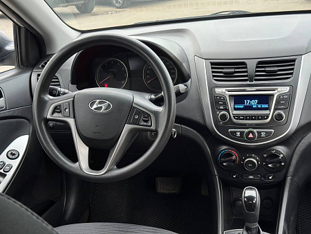 Hyundai Solaris 1.6 AT (123 л.с.), 2015 Hyundai Solaris 1.6 AT (123 л.с.), 2015 — купить в Нижнем Новгороде
