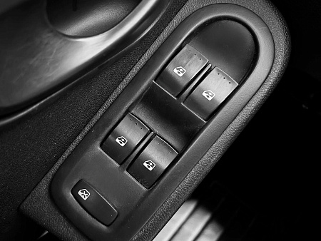 Renault Duster 1.6 MT (102 л.с.) 4WD, 2012 Renault Duster 1.6 MT (102 л.с.) 4WD, 2012 — купить в Нижнем Новгороде