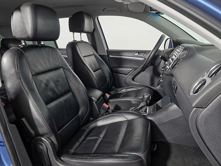 Volkswagen Tiguan 2.0 AT (170 л.с.) 4WD, 2011 Volkswagen Tiguan 2.0 AT (170 л.с.) 4WD, 2011 — купить в Нижнем Новгороде
