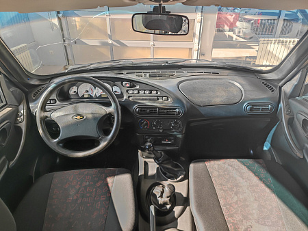 Chevrolet Niva 1.7 MT (80 л.с.) 4WD, 2006 — купить в Нижнем Новгороде