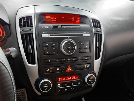 Kia Ceed 1.6 AT (122 л.с.), 2011 Kia Ceed 1.6 AT (122 л.с.), 2011 — купить в Нижнем Новгороде