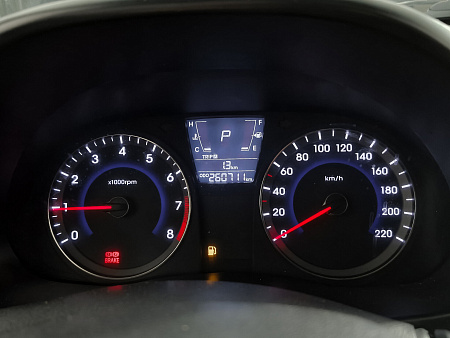 Hyundai Solaris 1.6 AT (123 л.с.), 2013 Hyundai Solaris 1.6 AT (123 л.с.), 2013 — купить в Нижнем Новгороде
