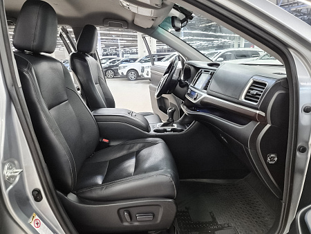 Toyota Highlander 3.5 AT (249 л.с.) 4WD, 2014 Toyota Highlander 3.5 AT (249 л.с.) 4WD, 2014 — купить в Нижнем Новгороде