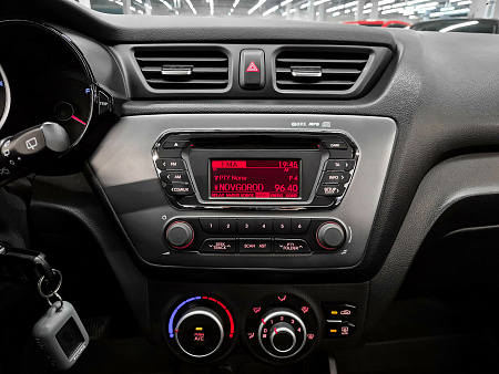 Kia Rio 4-speed 1.6 AT (123 л.с.), 2014 — купить в Нижнем Новгороде