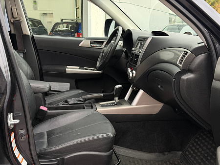 Subaru Forester 2.5 AT (230 л.с.) 4WD, 2009 Subaru Forester 2.5 AT (230 л.с.) 4WD, 2009 — купить в Нижнем Новгороде