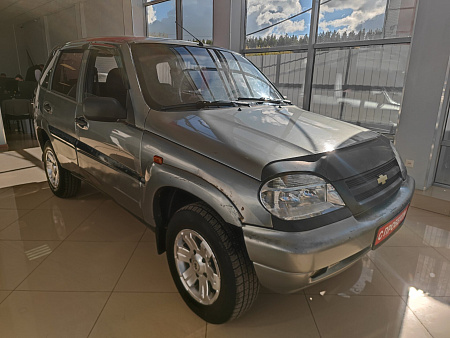 Chevrolet Niva 1.7 MT (80 л.с.) 4WD, 2006 — купить в Нижнем Новгороде