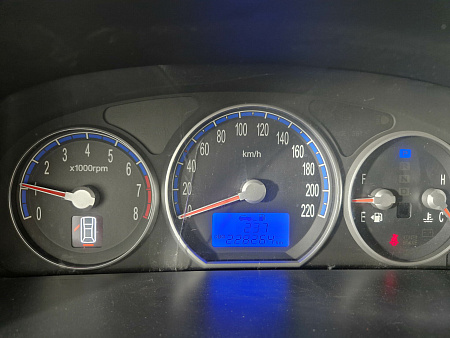 Hyundai Santa Fe 2.7 AT (189 л.с.) 4WD, 2006 Hyundai Santa Fe 2.7 AT (189 л.с.) 4WD, 2006 — купить в Нижнем Новгороде