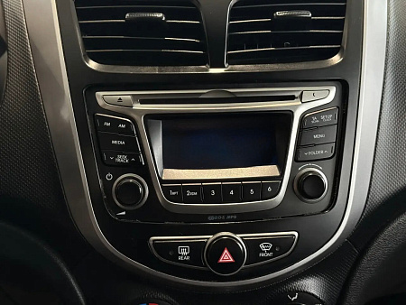 Hyundai Solaris 1.6 AT (123 л.с.), 2015 Hyundai Solaris 1.6 AT (123 л.с.), 2015 — купить в Нижнем Новгороде