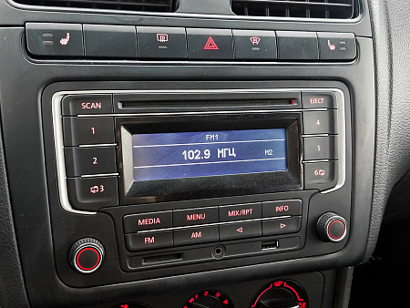 Volkswagen Polo 1.6 AT (105 л.с.), 2013 — купить в Нижнем Новгороде