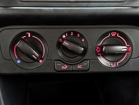 Volkswagen Polo 1.6 AT (105 л.с.), 2013 — купить в Нижнем Новгороде
