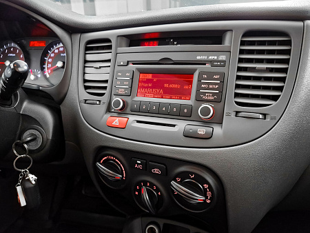 Kia Rio 1.4 AT (95 л.с.), 2010 Kia Rio 1.4 AT (95 л.с.), 2010 — купить в Нижнем Новгороде