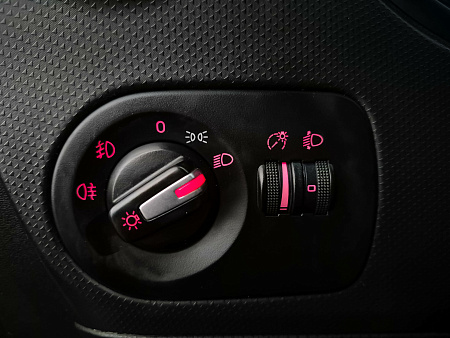 SEAT Leon 1.2 MT (105 л.с.), 2012 SEAT Leon 1.2 MT (105 л.с.), 2012 — купить в Нижнем Новгороде