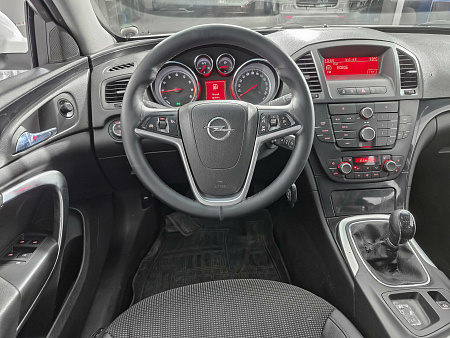 Opel Insignia 1.8 MT (140 л.с.), 2013 — купить в Нижнем Новгороде