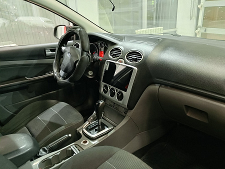 Ford Focus 1.6 AT (100 л.с.), 2010 Ford Focus 1.6 AT (100 л.с.), 2010 — купить в Нижнем Новгороде