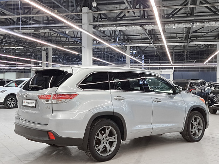 Toyota Highlander 3.5 AT (249 л.с.) 4WD, 2014 Toyota Highlander 3.5 AT (249 л.с.) 4WD, 2014 — купить в Нижнем Новгороде