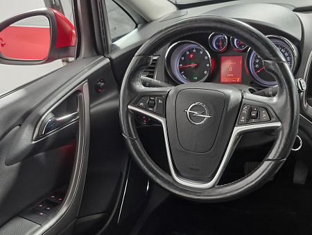 Opel Astra 1.6 AT (180 л.с.), 2012 Opel Astra 1.6 AT (180 л.с.), 2012 — купить в Нижнем Новгороде