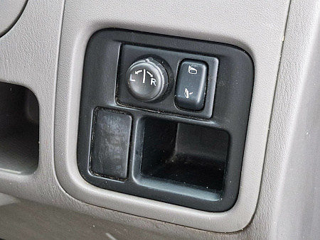 Nissan Cube 1.4 AT (101 л.с.), 2002 Nissan Cube 1.4 AT (101 л.с.), 2002 — купить в Нижнем Новгороде