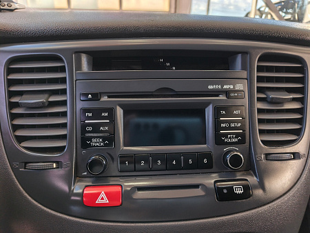 Kia Rio 1.4 MT (95 л.с.), 2010 Kia Rio 1.4 MT (95 л.с.), 2010 — купить в Нижнем Новгороде