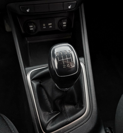 Hyundai Solaris 1.6 MT (123 л.с.), 2017 Hyundai Solaris 1.6 MT (123 л.с.), 2017 — купить в Нижнем Новгороде