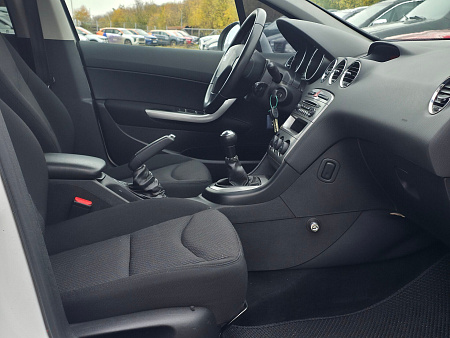 Peugeot 408 1.6 MT (110 л.с.), 2013 Peugeot 408 1.6 MT (110 л.с.), 2013 — купить в Нижнем Новгороде