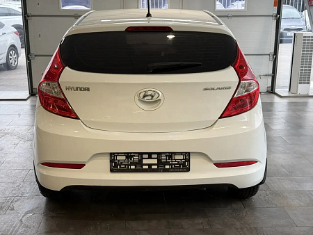 Hyundai Solaris 1.6 AT (123 л.с.), 2015 Hyundai Solaris 1.6 AT (123 л.с.), 2015 — купить в Нижнем Новгороде