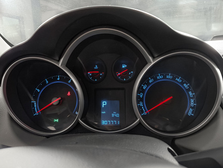 Chevrolet Cruze 1.6 AT (109 л.с.), 2014 — купить в Нижнем Новгороде