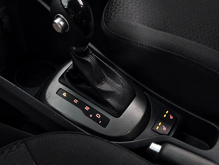 Kia Rio 1.6 AT (123 л.с.), 2015 Kia Rio 1.6 AT (123 л.с.), 2015 — купить в Нижнем Новгороде